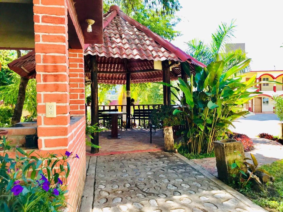 Hotel Y Restaurante Villas Del Sol 할판 외부 사진
