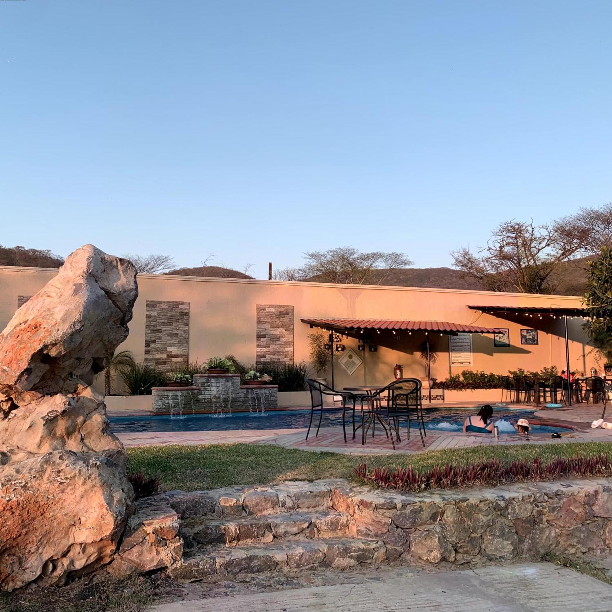 Hotel Y Restaurante Villas Del Sol 할판 외부 사진